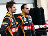 TEST F1 BAHRAIN 20 FEBBRAIO, (L to R): Romain Grosjean (FRA) Lotus F1 Team with team mate Pastor Maldonado (VEN) Lotus F1 Team Lotus as the F1 E22 is officially unveiled.
20.02.2014. Formula One Testing, Bahrain Test One, Day Two, Sakhir, Bahrain.