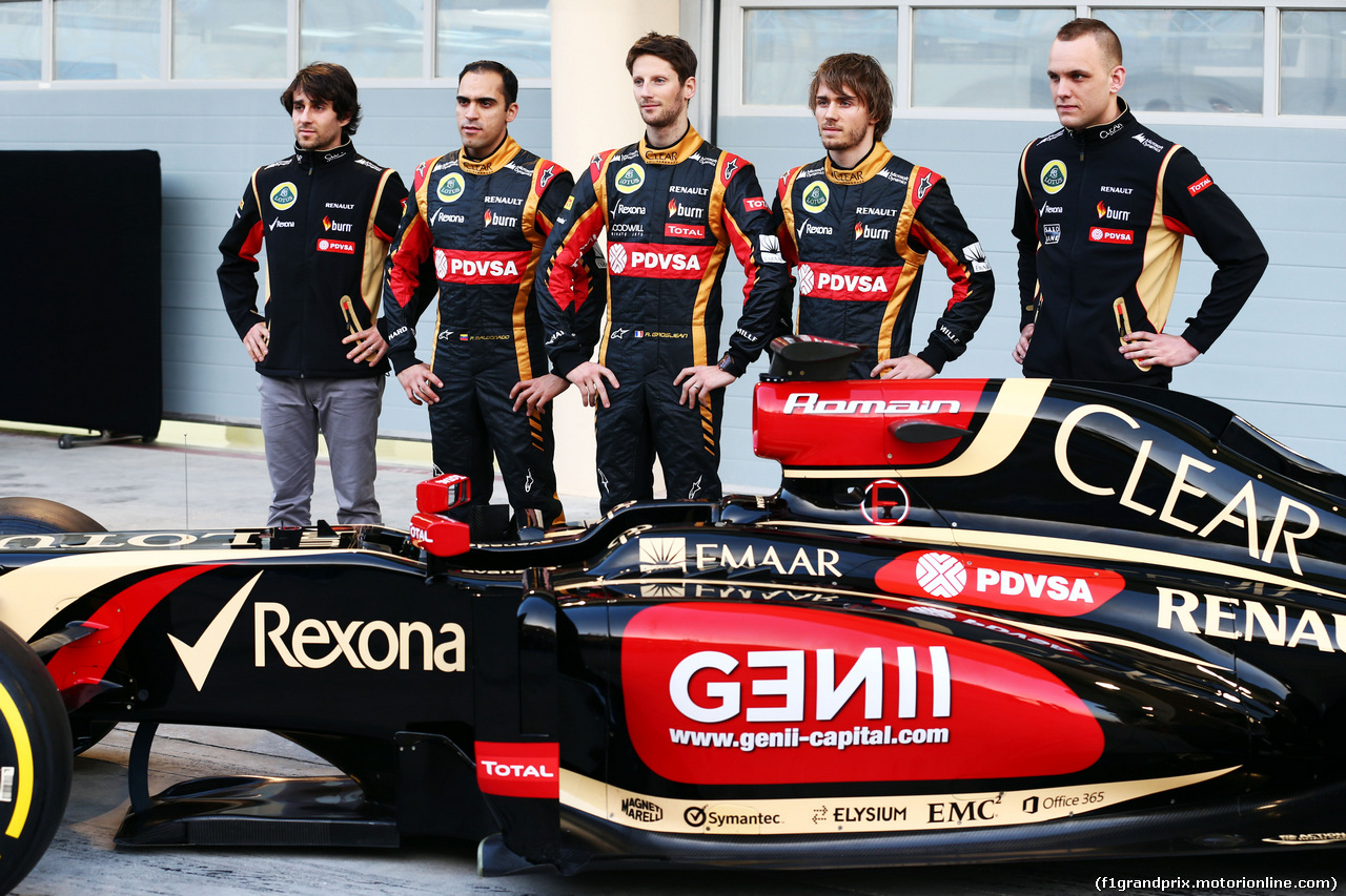 TEST F1 BAHRAIN 20 FEBBRAIO, (L to R): Nicolas Prost (FRA) Lotus F1 Test Driver with Pastor Maldonado (VEN) Lotus F1 Team; Romain Grosjean (FRA) Lotus F1 Team; e Charles Pic (FRA), as the F1 E22 is officially unveiled.
20.02.2014. Formula One Testing, Bahrain Test One, Day Two, Sakhir, Bahrain.