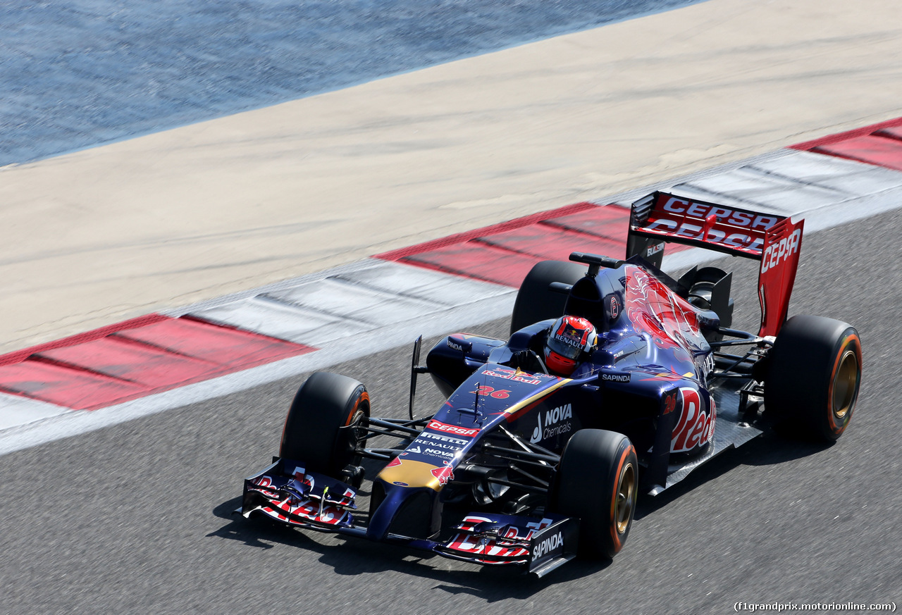 TEST F1 BAHRAIN 21 FEBBRAIO, Daniil Kvyat (RUS), Scuderia Toro Rosso 
21.02.2014. Formula One Testing, Bahrain Test One, Day Three, Sakhir, Bahrain.