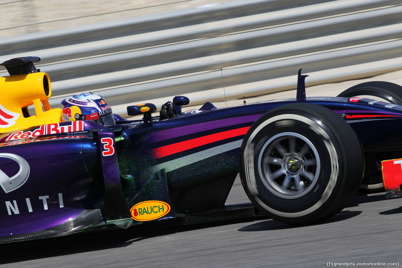 TEST F1 BAHRAIN 21 FEBBRAIO, Daniel Ricciardo (AUS) Red Bull Racing RB10.
21.02.2014. Formula One Testing, Bahrain Test One, Day Three, Sakhir, Bahrain.