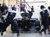 TEST F1 BAHRAIN 21 FEBBRAIO, Valtteri Bottas (FIN) Williams FW36 practices a pit stop.
21.02.2014. Formula One Testing, Bahrain Test One, Day Three, Sakhir, Bahrain.