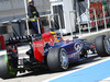 TEST F1 BAHRAIN 22 FEBBRAIO, Daniel Ricciardo (AUS) Red Bull Racing RB10 running flow-vis paint on the rear wing.
22.02.2014. Formula One Testing, Bahrain Test One, Day Four, Sakhir, Bahrain.