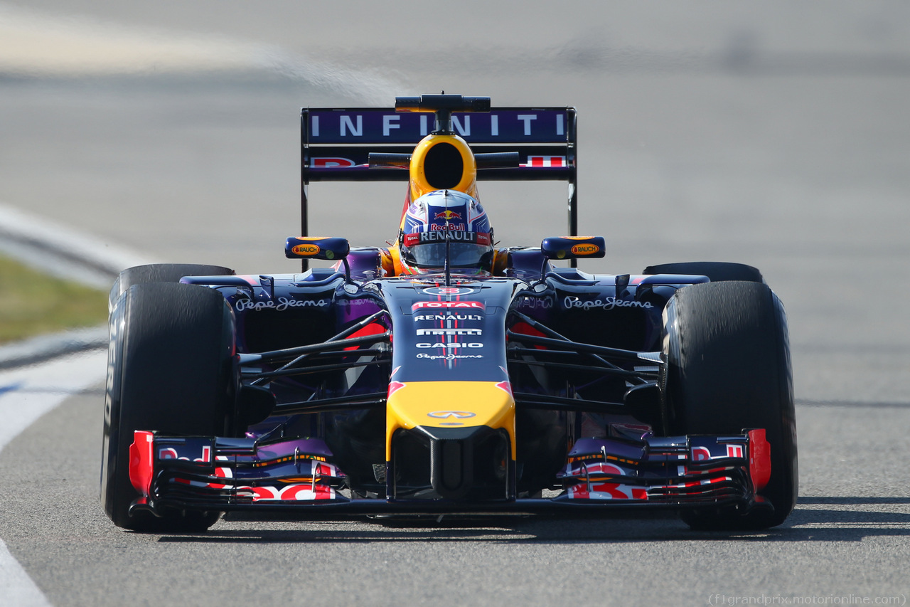 TEST F1 BAHRAIN 22 FEBBRAIO, Daniel Ricciardo (AUS) Red Bull Racing RB10.
22.02.2014. Formula One Testing, Bahrain Test One, Day Four, Sakhir, Bahrain.