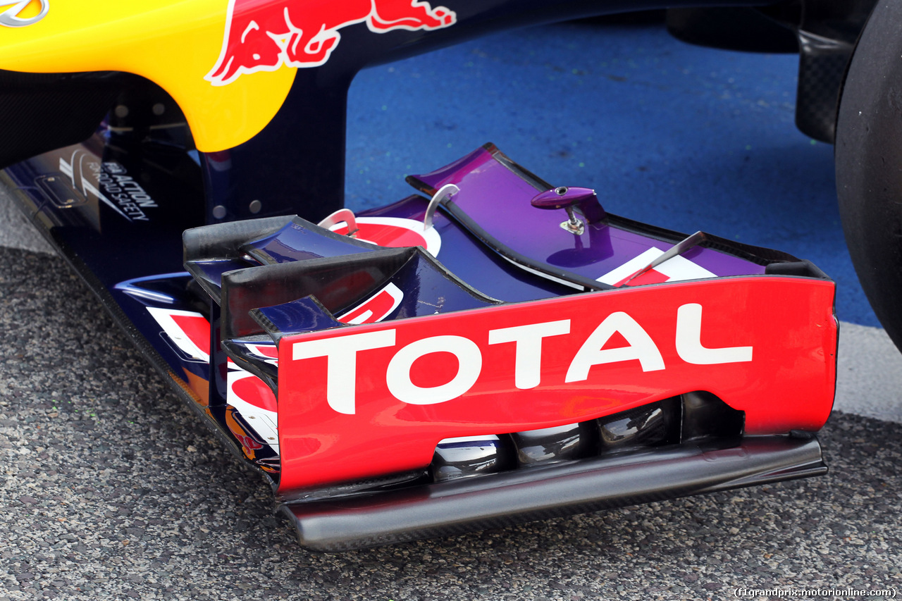 TEST F1 BAHRAIN 27 FEBBRAIO, Red Bull Racing RB10 front wing detail.
27.02.2014. Formula One Testing, Bahrain Test Two, Day One, Sakhir, Bahrain.
