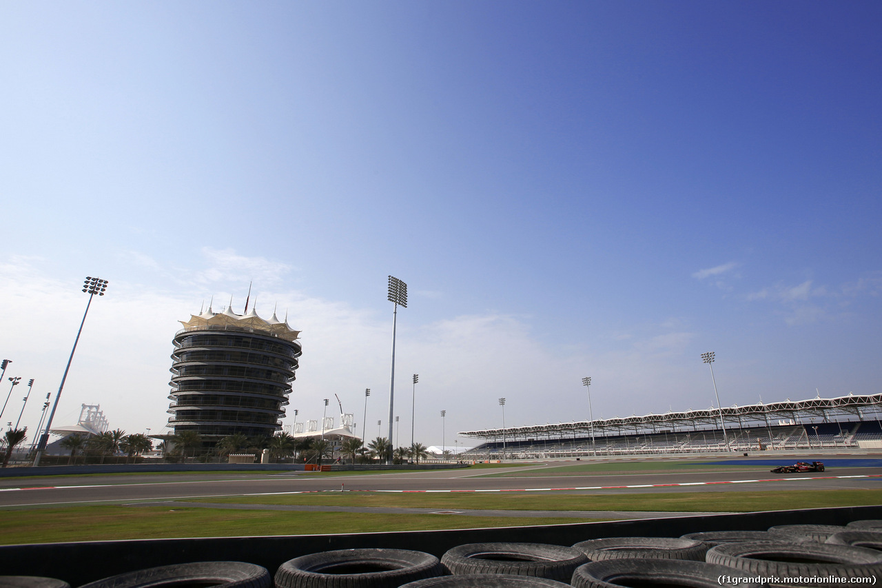 TEST F1 BAHRAIN 27 FEBBRAIO, Pastor Maldonado (VEN), Lotus F1 Team 
27.02.2014. Formula One Testing, Bahrain Test Two, Day One, Sakhir, Bahrain.