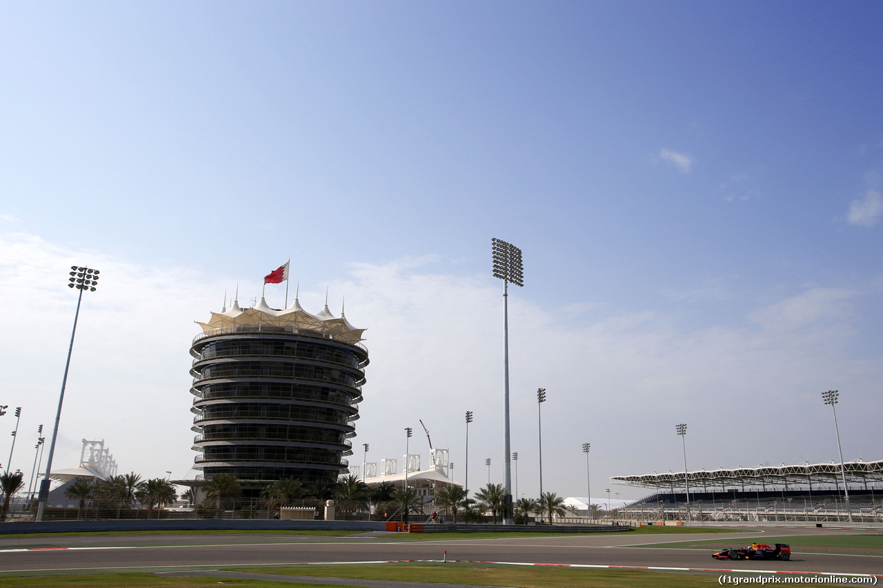 TEST F1 BAHRAIN 27 FEBBRAIO, Daniel Ricciardo (AUS), Red Bull Racing 
27.02.2014. Formula One Testing, Bahrain Test Two, Day One, Sakhir, Bahrain.