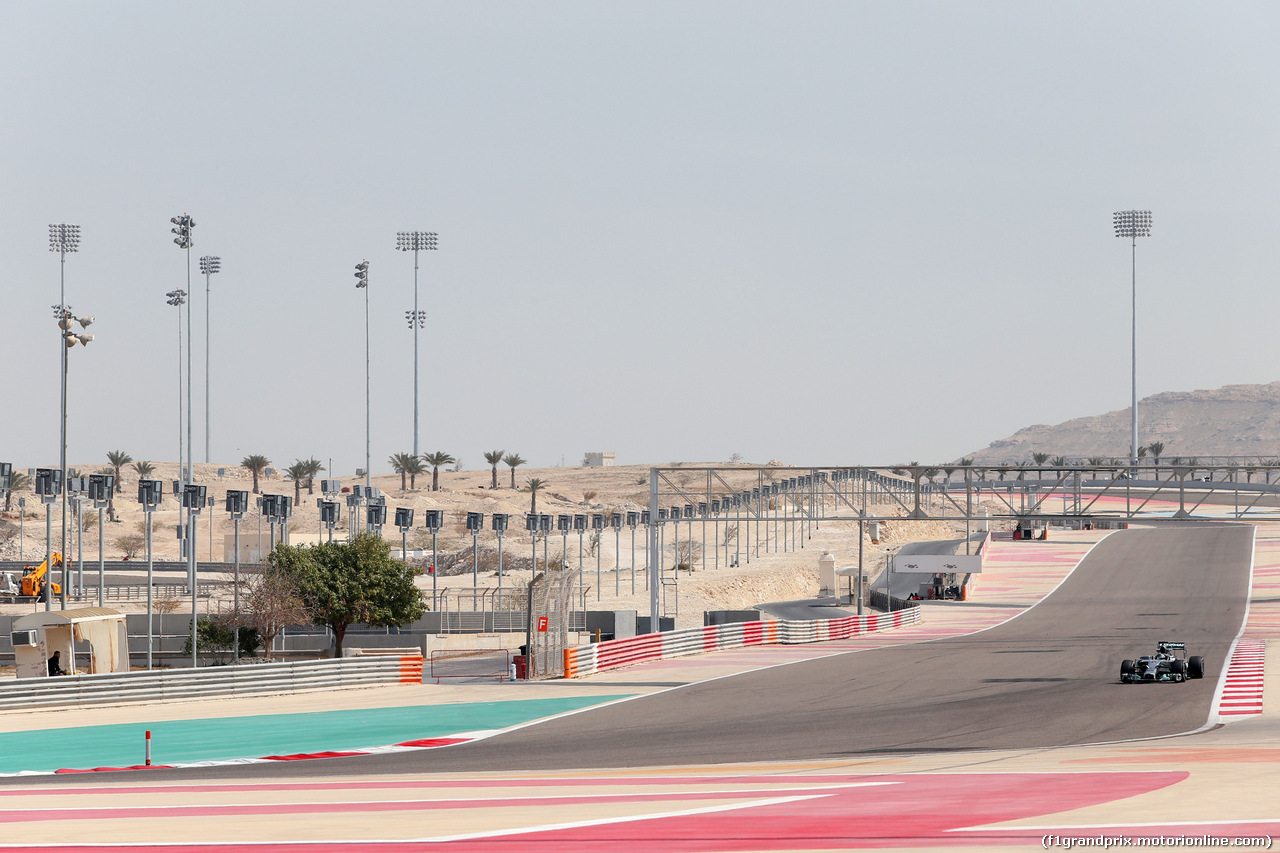 TEST F1 BAHRAIN 27 FEBBRAIO, Nico Rosberg (GER), Mercedes AMG F1 Team 
27.02.2014. Formula One Testing, Bahrain Test Two, Day One, Sakhir, Bahrain.