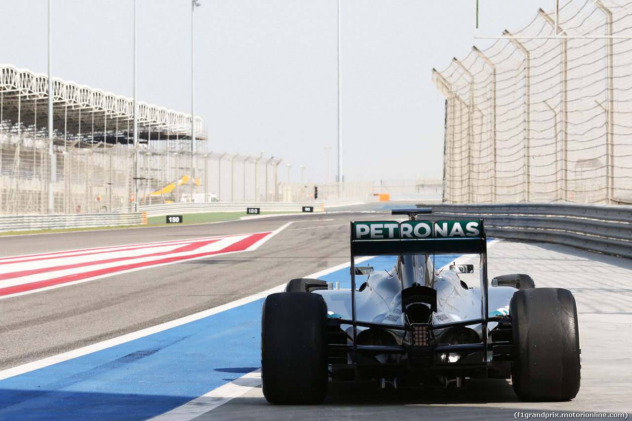 TEST F1 BAHRAIN 27 FEBBRAIO, Nico Rosberg (GER) Mercedes AMG F1 W05 rear diffuser e rear wing detail.
27.02.2014. Formula One Testing, Bahrain Test Two, Day One, Sakhir, Bahrain.