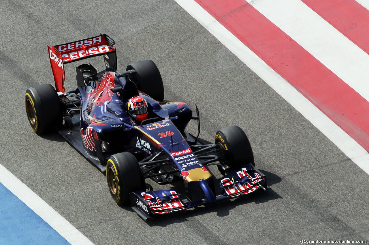 TEST F1 BAHRAIN 27 FEBBRAIO, Daniil Kvyat (RUS) Scuderia Toro Rosso STR9.
27.02.2014. Formula One Testing, Bahrain Test Two, Day One, Sakhir, Bahrain.