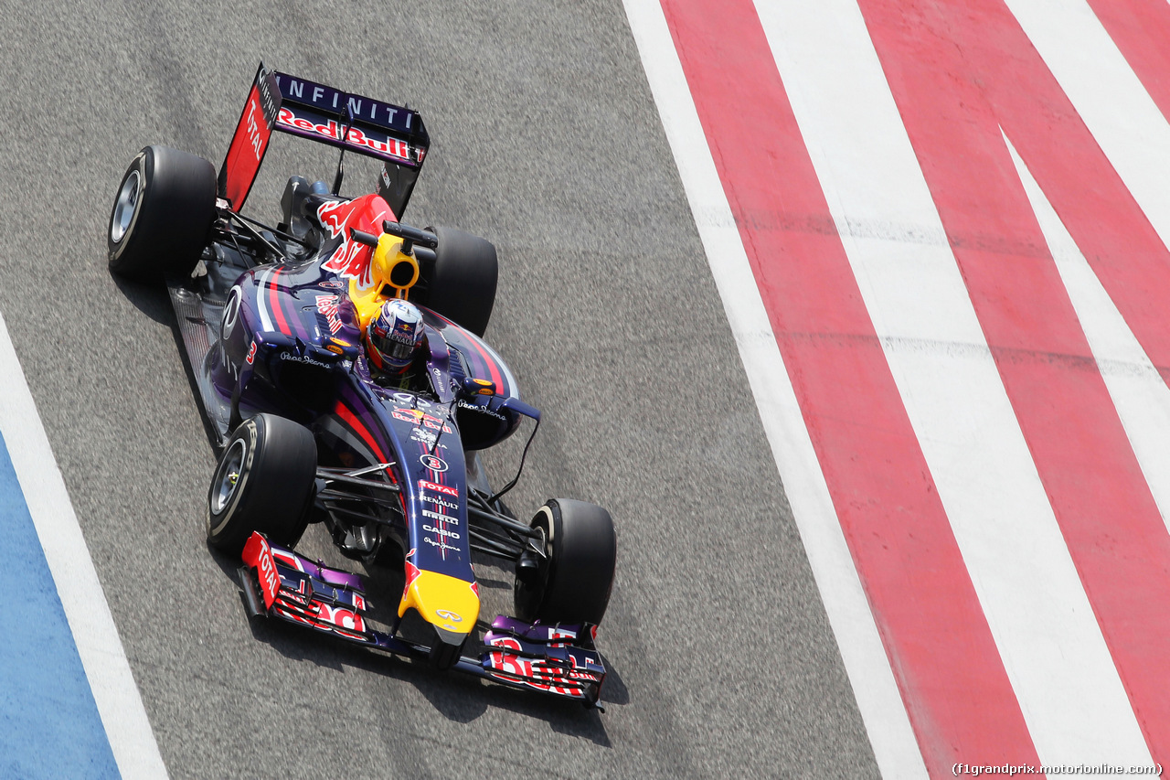 TEST F1 BAHRAIN 27 FEBBRAIO, Daniel Ricciardo (AUS) Red Bull Racing RB10.
27.02.2014. Formula One Testing, Bahrain Test Two, Day One, Sakhir, Bahrain.