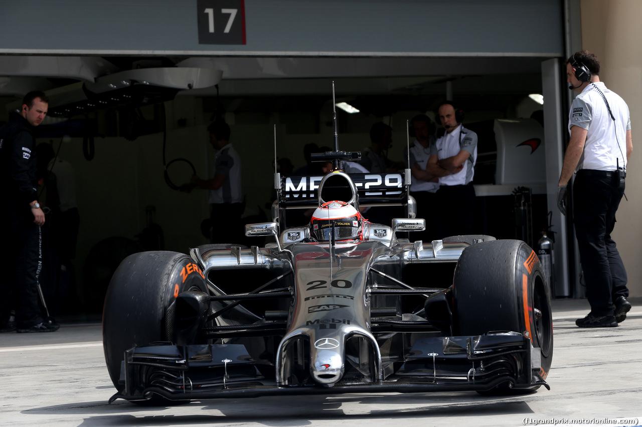 TEST F1 BAHRAIN 27 FEBBRAIO, Kevin Magnussen (DEN), McLaren F1 
27.02.2014. Formula One Testing, Bahrain Test Two, Day One, Sakhir, Bahrain.