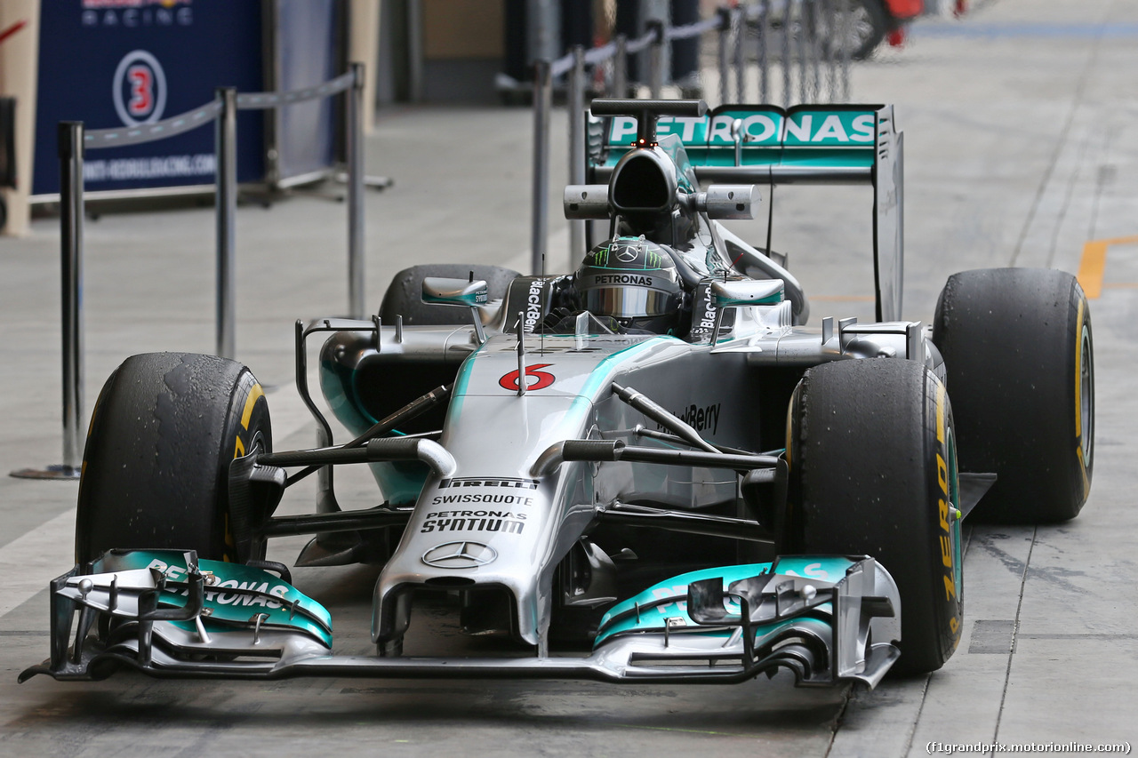 TEST F1 BAHRAIN 27 FEBBRAIO, Nico Rosberg (GER) Mercedes AMG F1 W05.
27.02.2014. Formula One Testing, Bahrain Test Two, Day One, Sakhir, Bahrain.