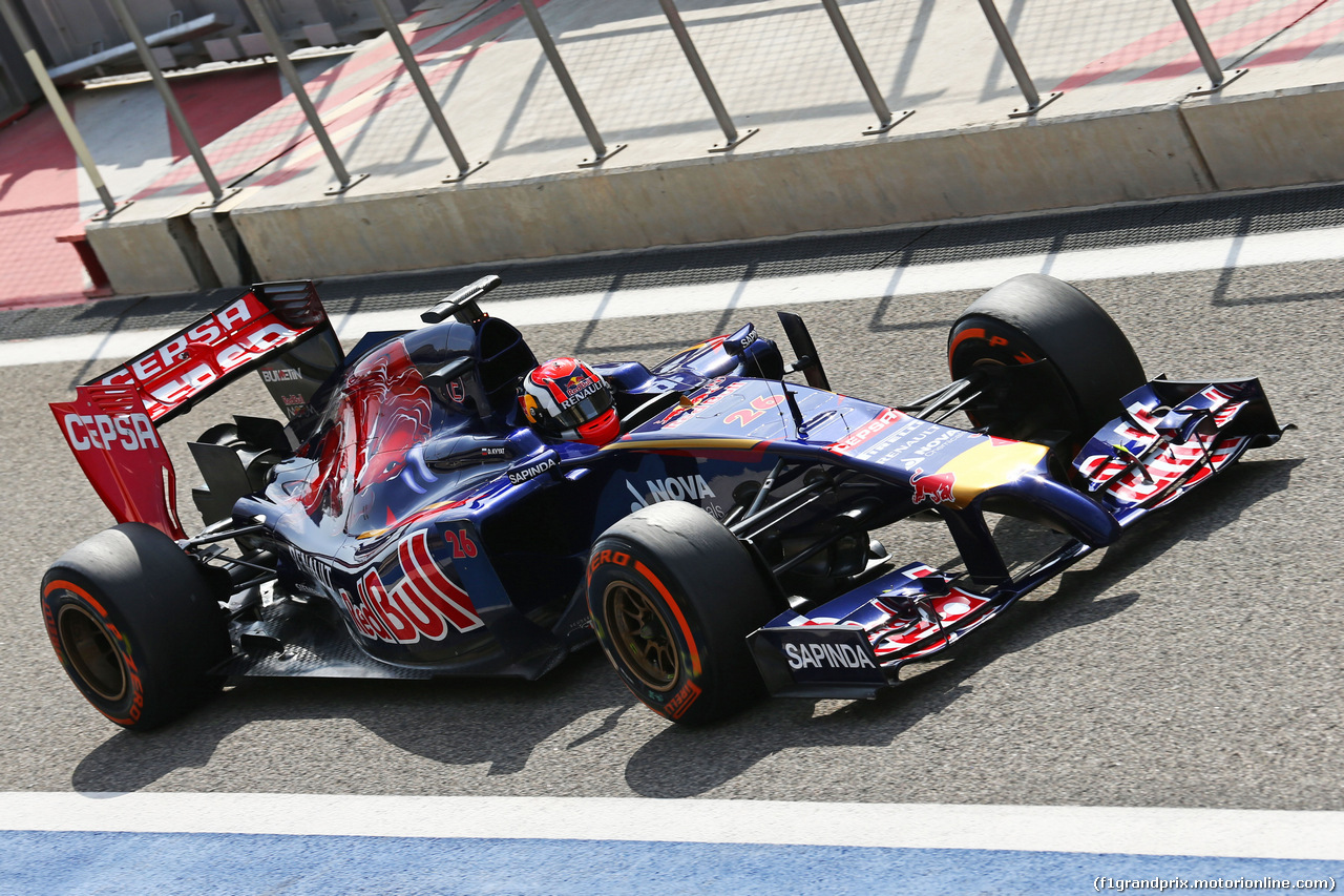 TEST F1 BAHRAIN 27 FEBBRAIO, Daniil Kvyat (RUS) Scuderia Toro Rosso STR9.
27.02.2014. Formula One Testing, Bahrain Test Two, Day One, Sakhir, Bahrain.