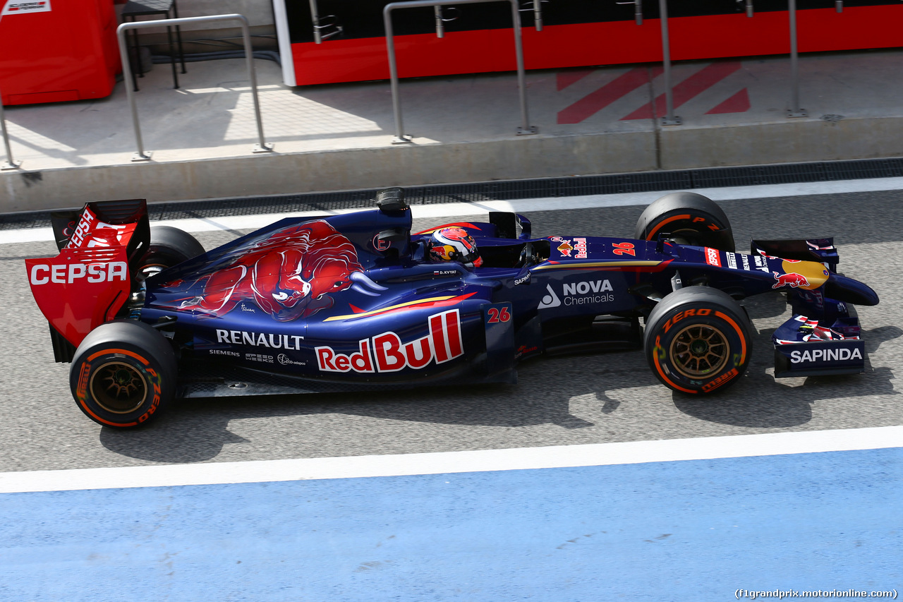 TEST F1 BAHRAIN 27 FEBBRAIO, Daniil Kvyat (RUS) Scuderia Toro Rosso STR9.
27.02.2014. Formula One Testing, Bahrain Test Two, Day One, Sakhir, Bahrain.