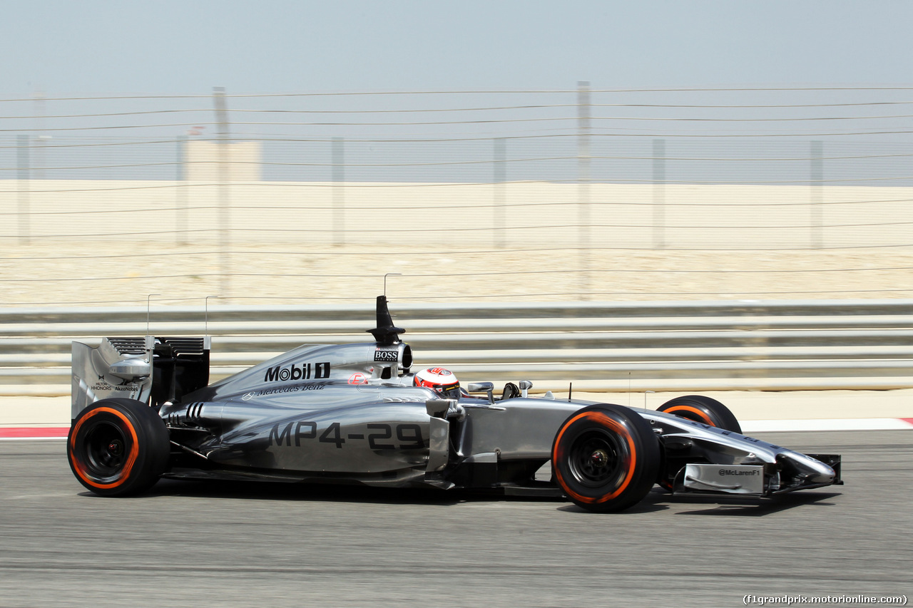 TEST F1 BAHRAIN 27 FEBBRAIO, Kevin Magnussen (DEN) McLaren MP4-29.
27.02.2014. Formula One Testing, Bahrain Test Two, Day One, Sakhir, Bahrain.
