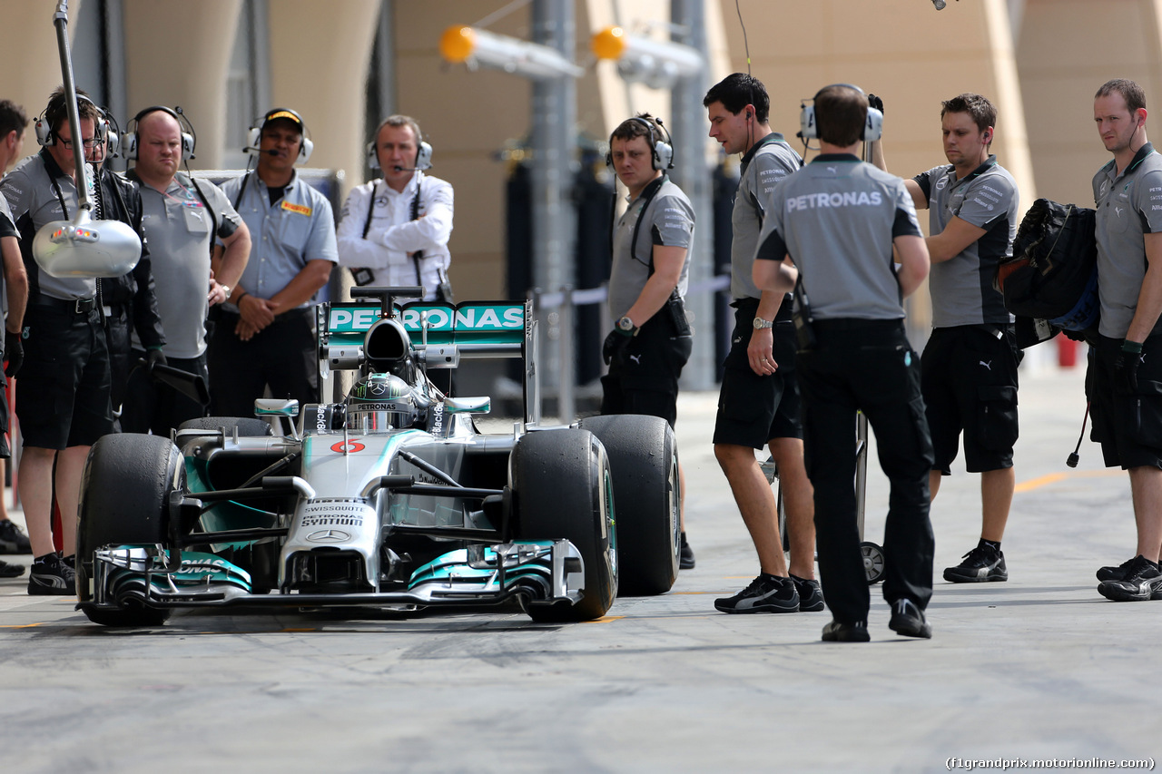 TEST F1 BAHRAIN 27 FEBBRAIO, Nico Rosberg (GER), Mercedes AMG F1 Team 
27.02.2014. Formula One Testing, Bahrain Test Two, Day One, Sakhir, Bahrain.