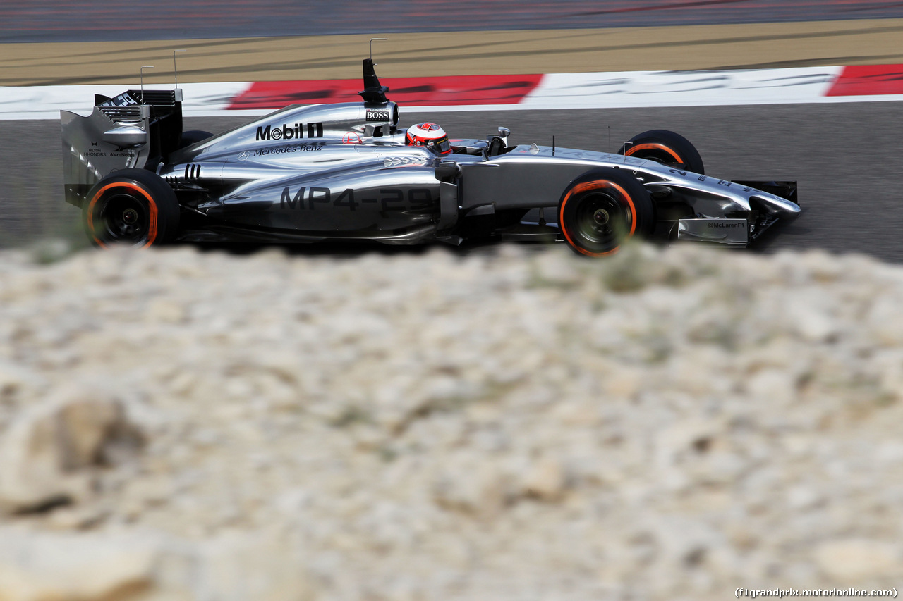 TEST F1 BAHRAIN 27 FEBBRAIO, Kevin Magnussen (DEN) McLaren MP4-29.
27.02.2014. Formula One Testing, Bahrain Test Two, Day One, Sakhir, Bahrain.