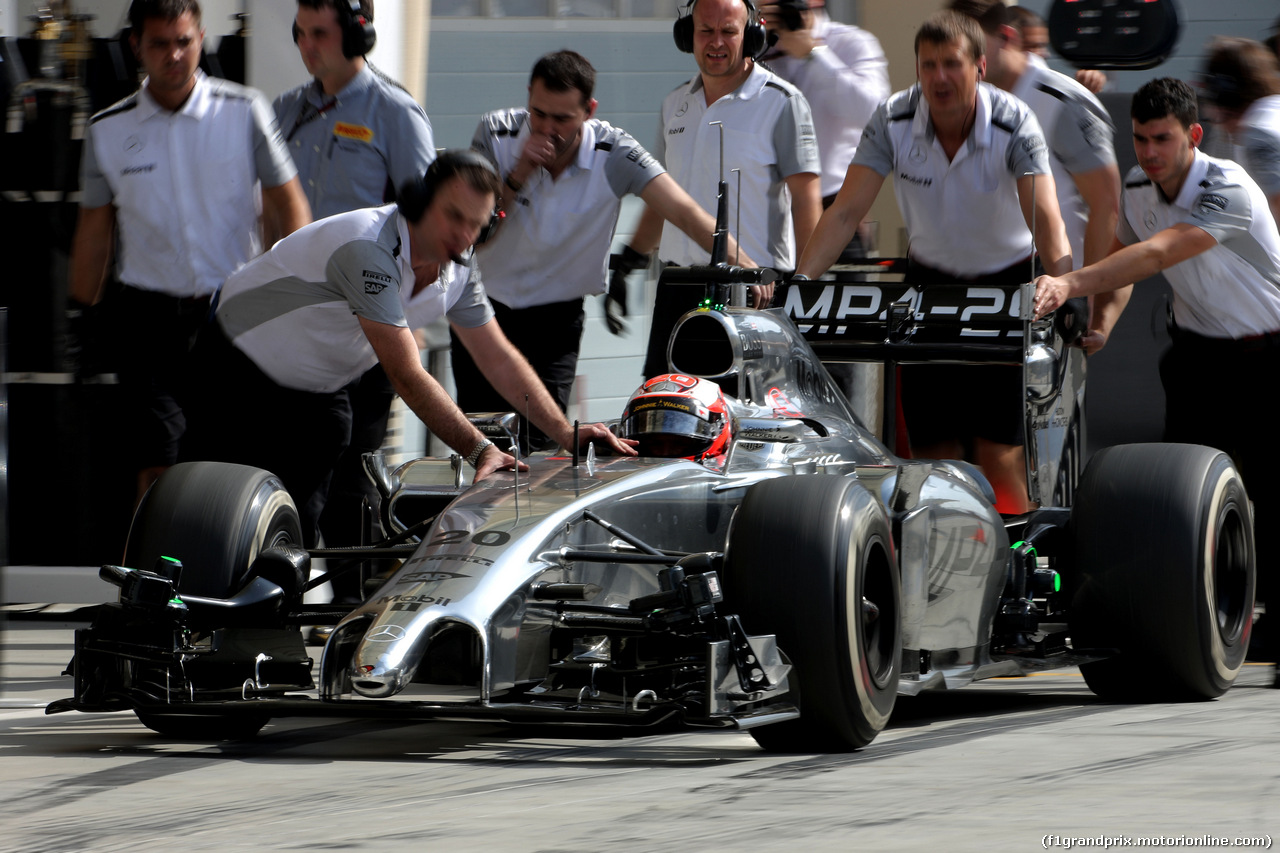 TEST F1 BAHRAIN 27 FEBBRAIO, Kevin Magnussen (DEN), McLaren F1 
27.02.2014. Formula One Testing, Bahrain Test Two, Day One, Sakhir, Bahrain.