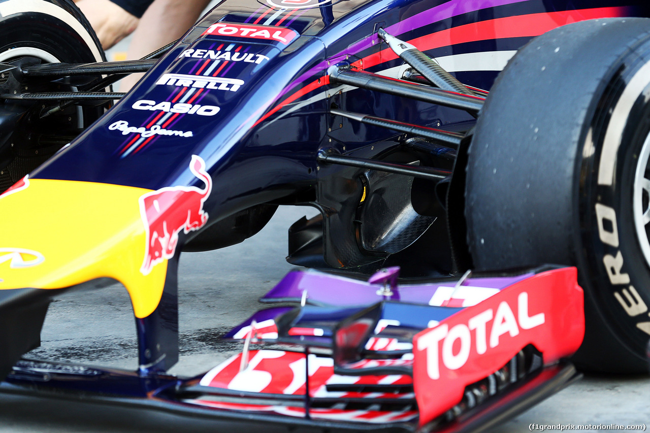 TEST F1 BAHRAIN 27 FEBBRAIO, Red Bull Racing RB10 front suspension detail.
27.02.2014. Formula One Testing, Bahrain Test Two, Day One, Sakhir, Bahrain.
