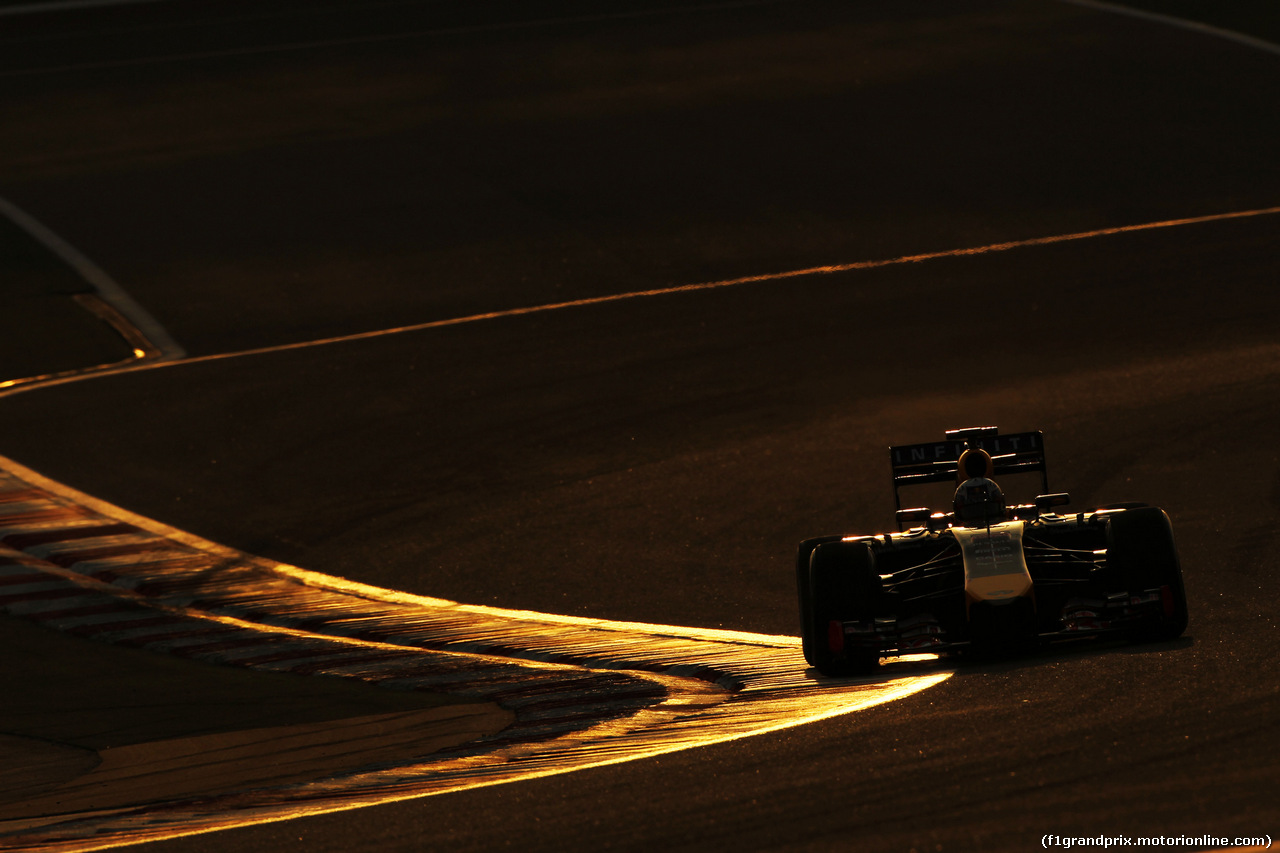 TEST F1 BAHRAIN 27 FEBBRAIO, Daniel Ricciardo (AUS) Red Bull Racing RB10.
27.02.2014. Formula One Testing, Bahrain Test Two, Day One, Sakhir, Bahrain.