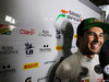 TEST F1 BAHRAIN 27 FEBBRAIO, Sergio Perez (MEX) Sahara Force India F1 with the media.
27.02.2014. Formula One Testing, Bahrain Test Two, Day One, Sakhir, Bahrain.