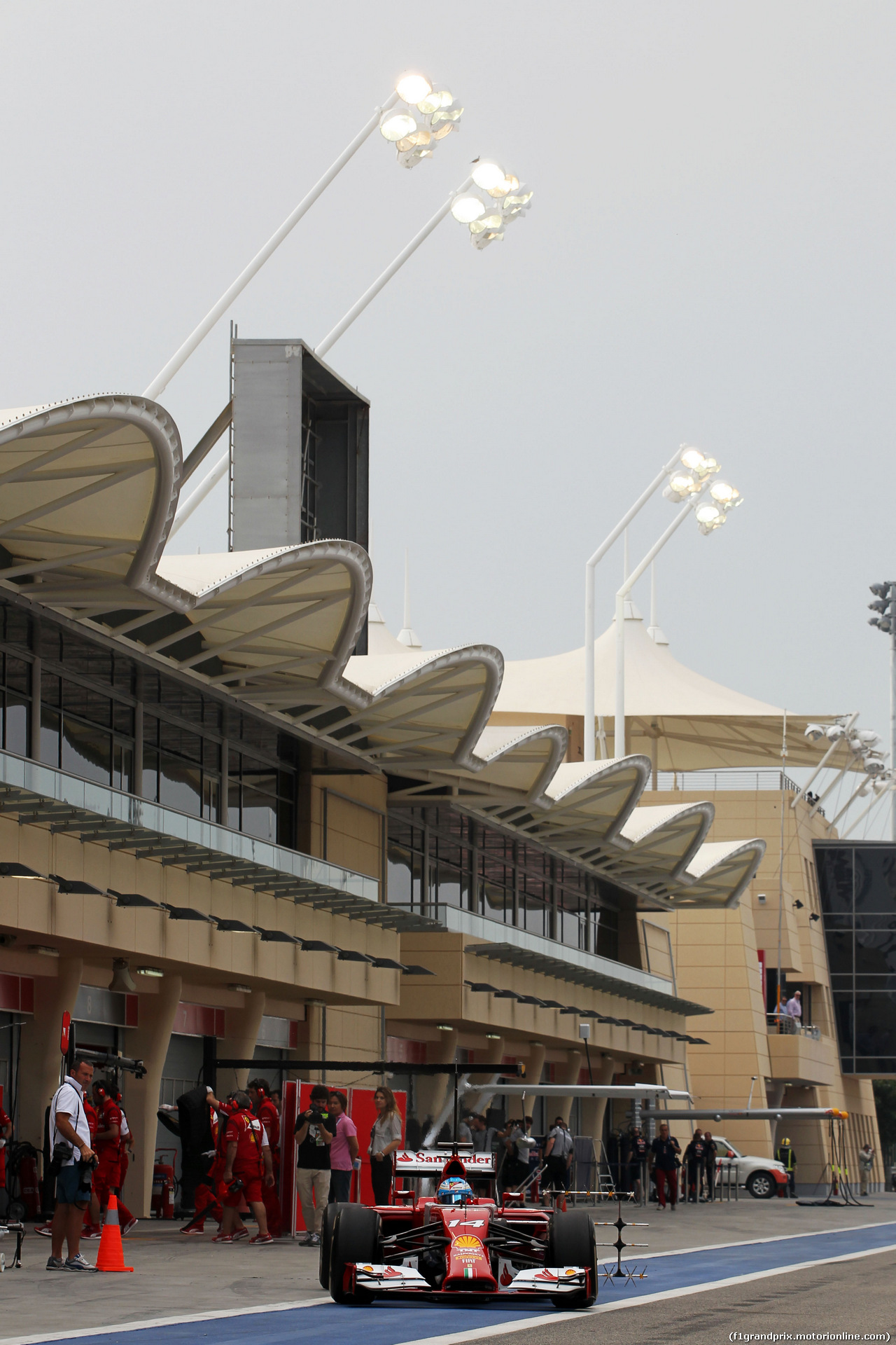 TEST F1 BAHRAIN 28 FEBBRAIO, Fernando Alonso (ESP) Ferrari F14-T running sensor equipment.
28.02.2014. Formula One Testing, Bahrain Test Two, Day Two, Sakhir, Bahrain.