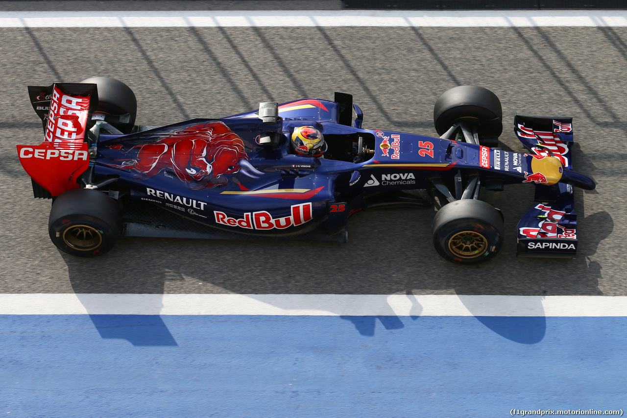 TEST F1 BAHRAIN 28 FEBBRAIO, Jean-Eric Vergne (FRA) Scuderia Toro Rosso STR9.
28.02.2014. Formula One Testing, Bahrain Test Two, Day Two, Sakhir, Bahrain.
