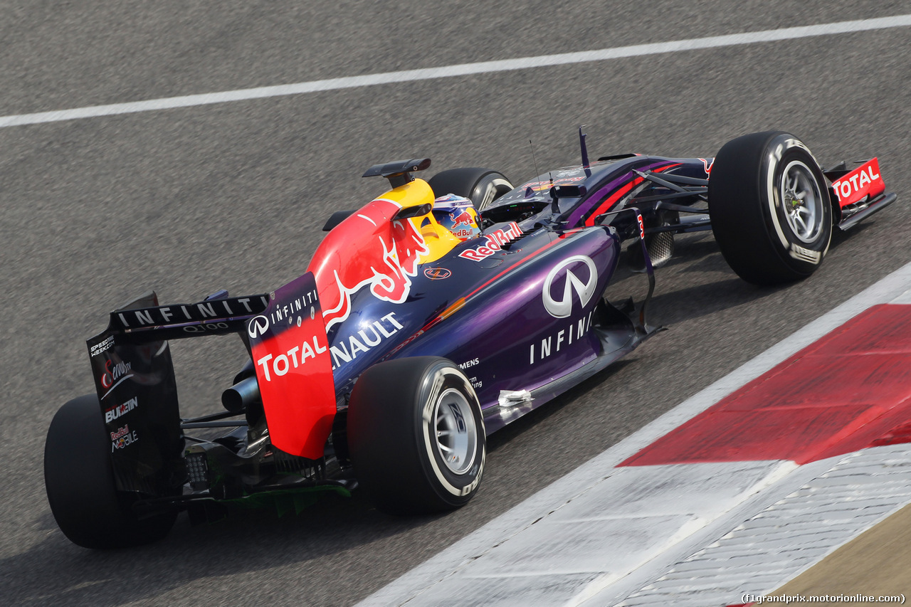 TEST F1 BAHRAIN 28 FEBBRAIO, Daniel Ricciardo (AUS) Red Bull Racing RB10.
28.02.2014. Formula One Testing, Bahrain Test Two, Day Two, Sakhir, Bahrain.