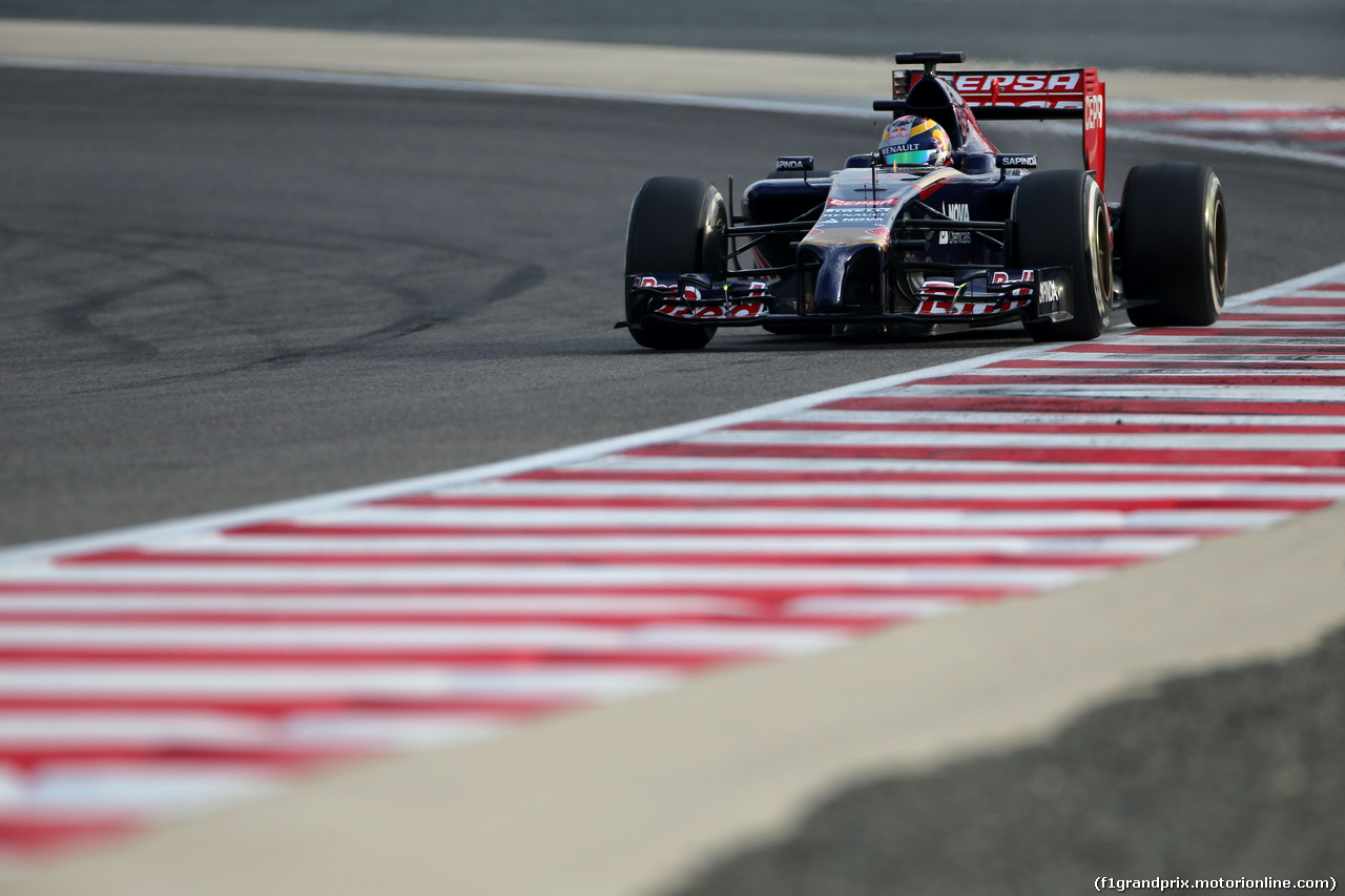 TEST F1 BAHRAIN 28 FEBBRAIO, Jean-Eric Vergne (FRA), Scuderia Toro Rosso  
28.02.2014. Formula One Testing, Bahrain Test Two, Day Two, Sakhir, Bahrain.