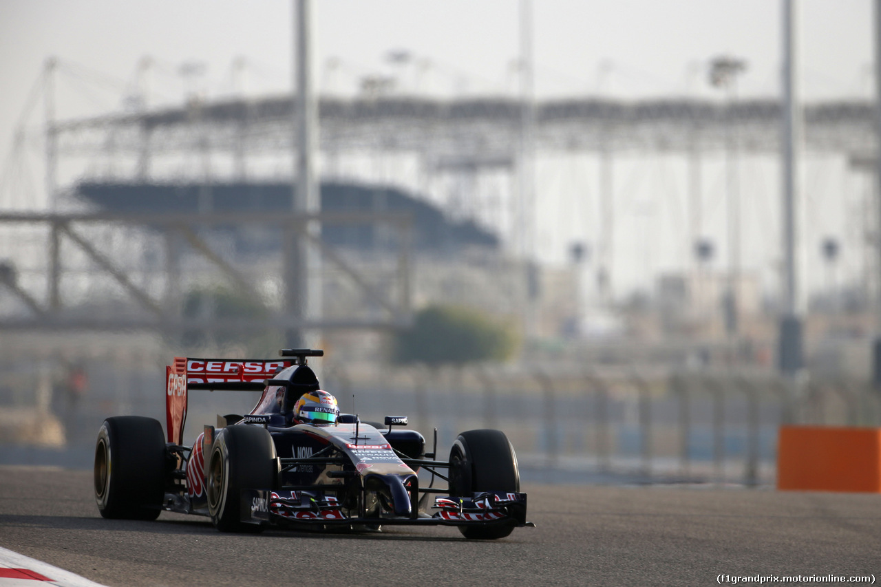 TEST F1 BAHRAIN 28 FEBBRAIO, Jean-Eric Vergne (FRA), Scuderia Toro Rosso  
28.02.2014. Formula One Testing, Bahrain Test Two, Day Two, Sakhir, Bahrain.