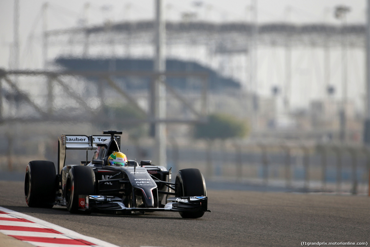 TEST F1 BAHRAIN 28 FEBBRAIO, Esteban Gutierrez (MEX), Sauber F1 Team 
28.02.2014. Formula One Testing, Bahrain Test Two, Day Two, Sakhir, Bahrain.