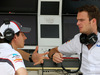 TEST F1 BAHRAIN 28 FEBBRAIO, Adrian Sutil (GER), Sauber F1 Team e Giedo van der Garde (NDL), third driver, Sauber F1 Team  
28.02.2014. Formula One Testing, Bahrain Test Two, Day Two, Sakhir, Bahrain.