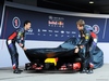 TEST F1 JEREZ 28 GENNAIO, (L to R): Daniel Ricciardo (AUS) Red Bull Racing e team mate Sebastian Vettel (GER) Red Bull Racing unveil the new Red Bull Racing RB10.
28.01.2014. Formula One Testing, Day One, Jerez, Spain.