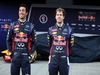 TEST F1 JEREZ 28 GENNAIO, (L to R): Daniel Ricciardo (AUS) Red Bull Racing e team mate Sebastian Vettel (GER) Red Bull Racing at the unveiling of the Red Bull Racing RB10.
28.01.2014. Formula One Testing, Day One, Jerez, Spain.