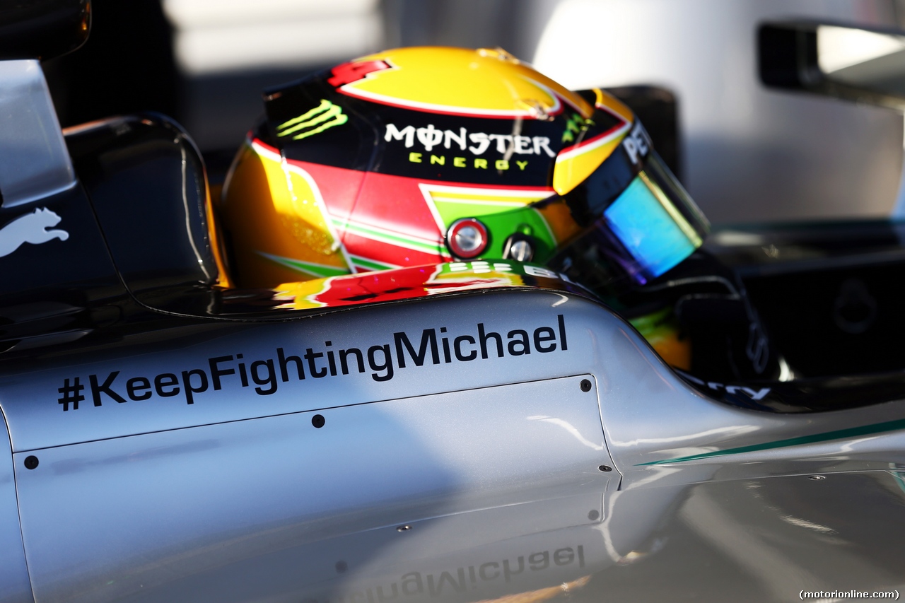 TEST F1 JEREZ 28 GENNAIO, Lewis Hamilton (GBR) Mercedes AMG F1 W05 with a message of support for Michael Schumacher (GER).
28.01.2014. Formula One Testing, Day One, Jerez, Spain.