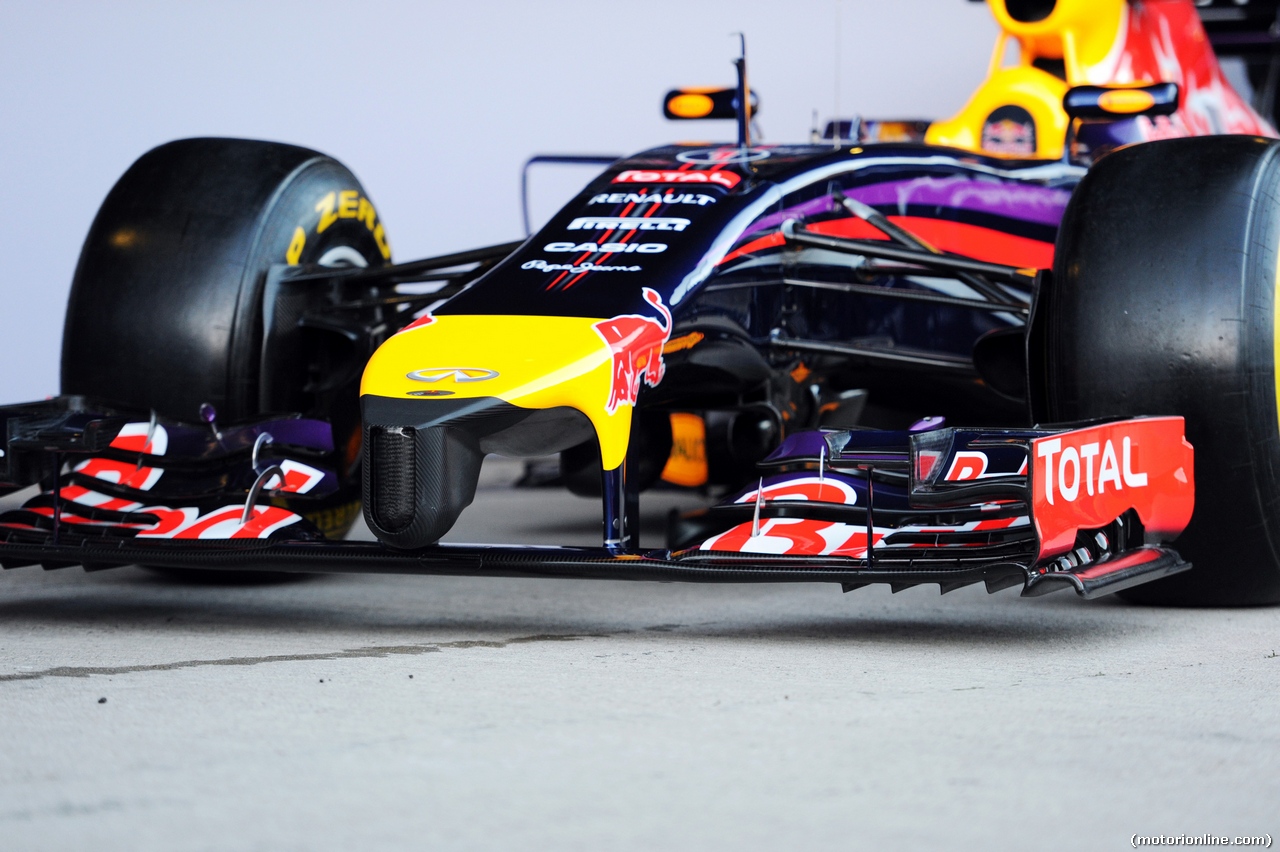 TEST F1 JEREZ 28 GENNAIO, The new Red Bull Racing RB10 is unveiled - front wing e nosecone.
28.01.2014. Formula One Testing, Day One, Jerez, Spain.