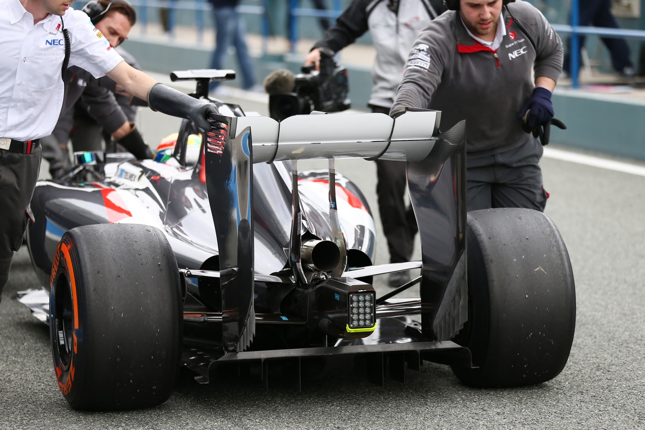 TEST F1 JEREZ 28 GENNAIO, Esteban Gutierrez (MEX) Sauber C33 rear wing e rear diffuser detail.
28.01.2014. Formula One Testing, Day One, Jerez, Spain.