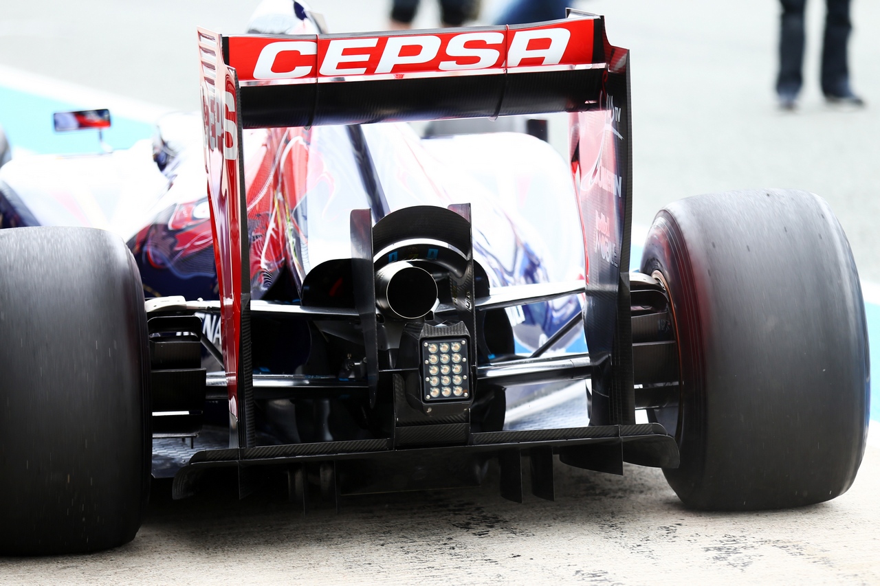 TEST F1 JEREZ 28 GENNAIO, Jean-Eric Vergne (FRA) Scuderia Toro Rosso STR9 rear wing e rear diffuser detail.
28.01.2014. Formula One Testing, Day One, Jerez, Spain.