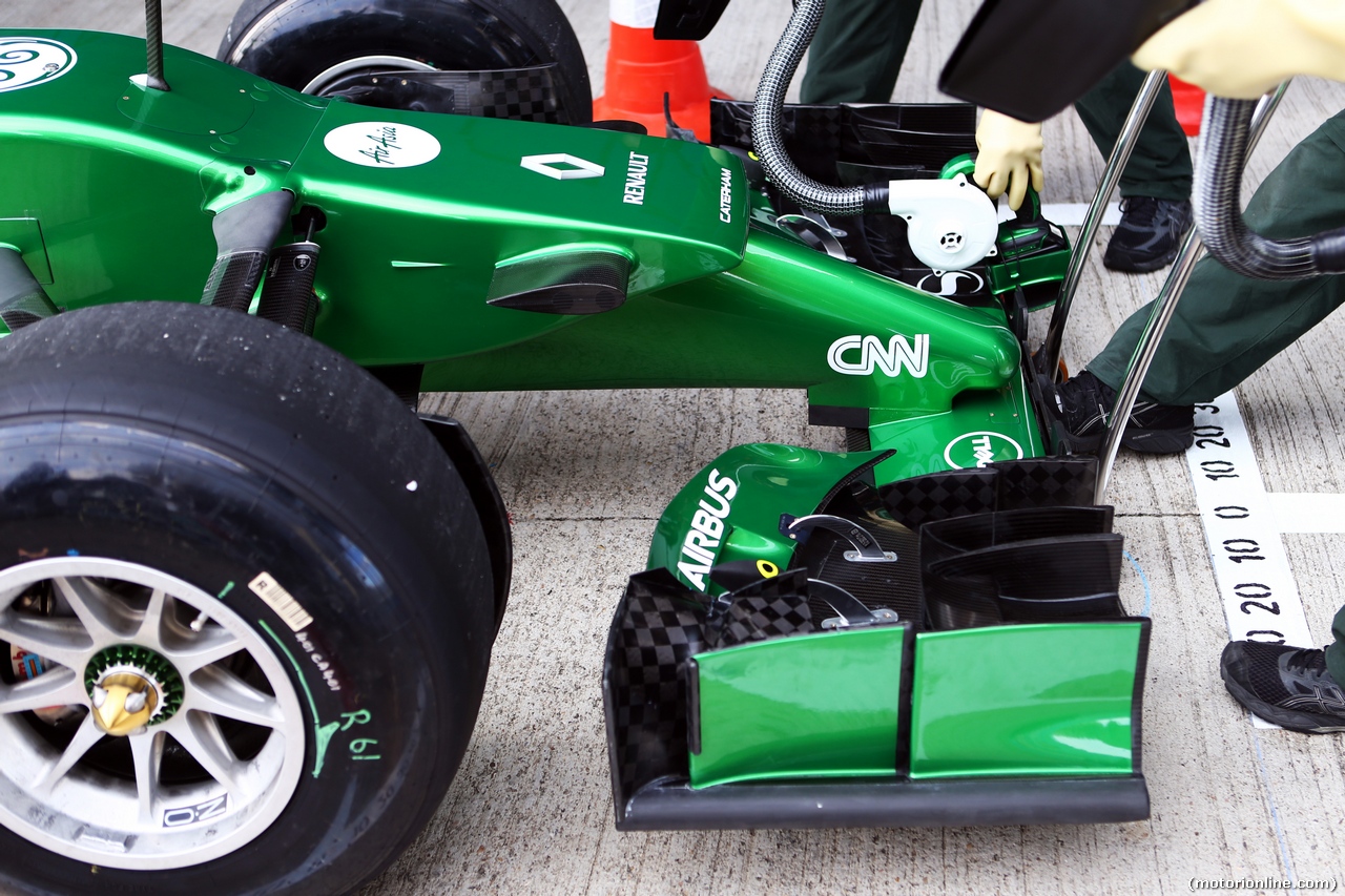 TEST F1 JEREZ 28 GENNAIO, Marcus Ericsson (SWE) runs the Caterham CT04 for the first time - front wing e nosecone detail.
28.01.2014. Formula One Testing, Day One, Jerez, Spain.