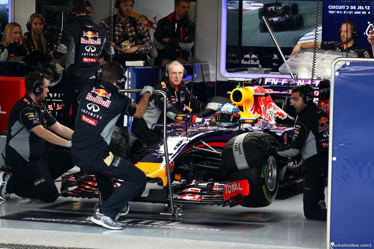 TEST F1 JEREZ 28 GENNAIO, Sebastian Vettel (GER) Red Bull Racing RB10.
28.01.2014. Formula One Testing, Day One, Jerez, Spain.