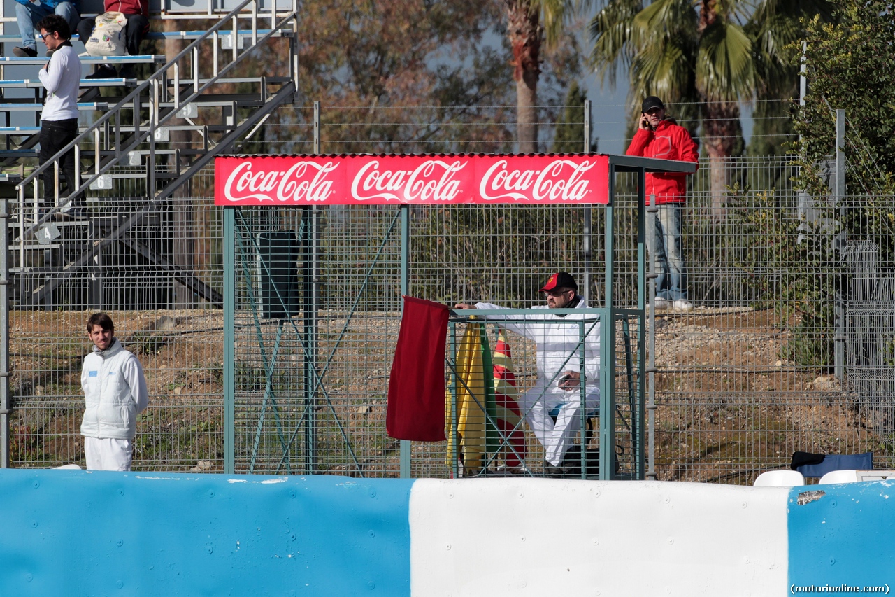 TEST F1 JEREZ 28 GENNAIO, Red flag