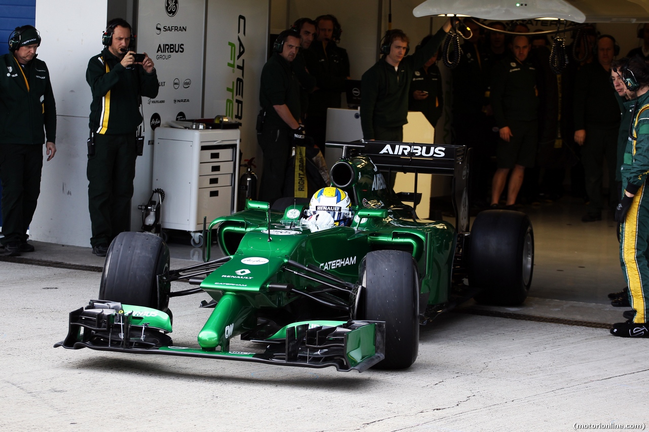 TEST F1 JEREZ 28 GENNAIO, Marcus Ericsson (SWE) Caterham CT04 leaves the pits.
28.01.2014. Formula One Testing, Day One, Jerez, Spain.
