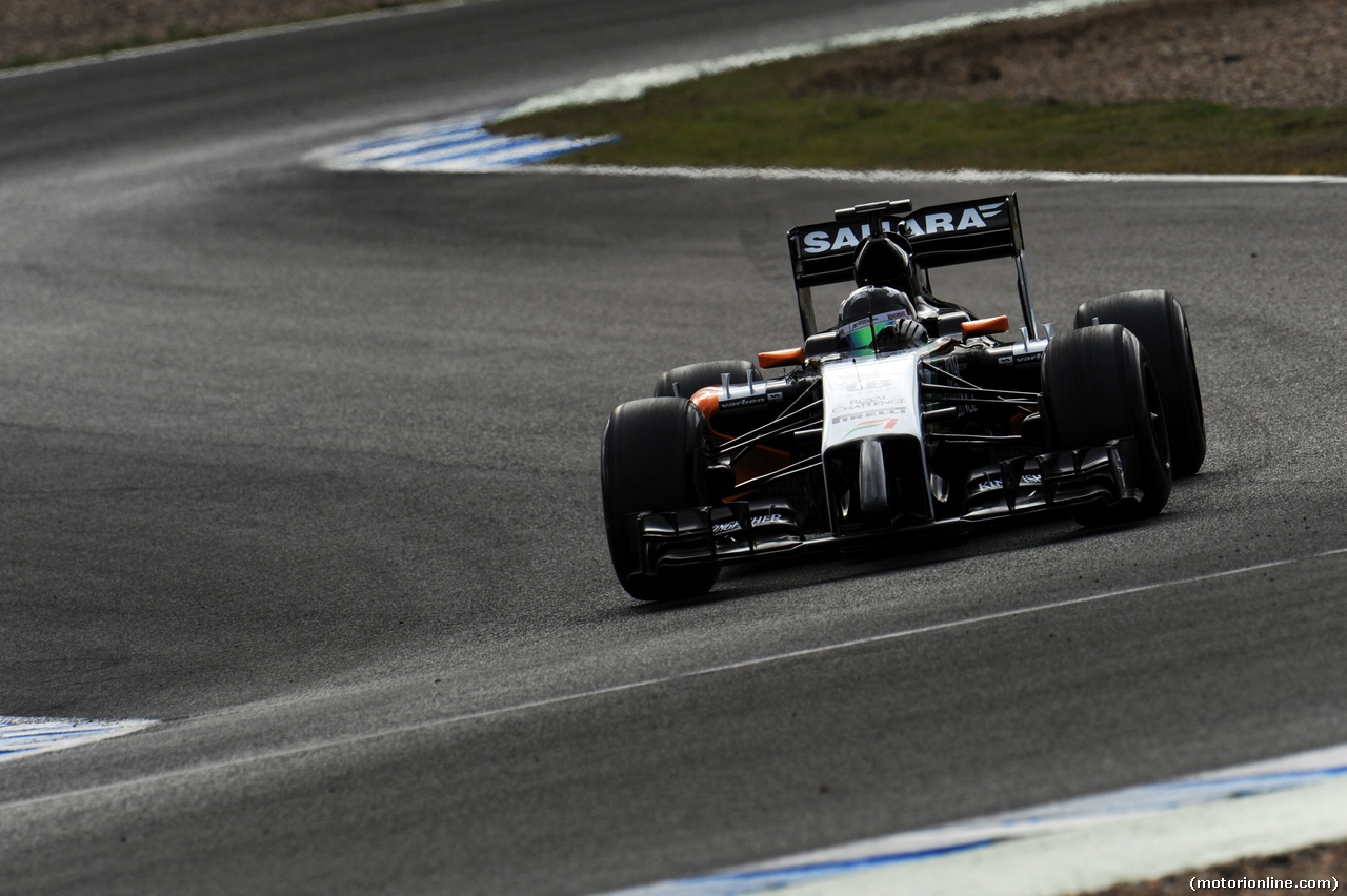TEST F1 JEREZ 28 GENNAIO, Sergio Perez (MEX) Sahara Force India F1 VJM07.
28.01.2014. Formula One Testing, Day One, Jerez, Spain.