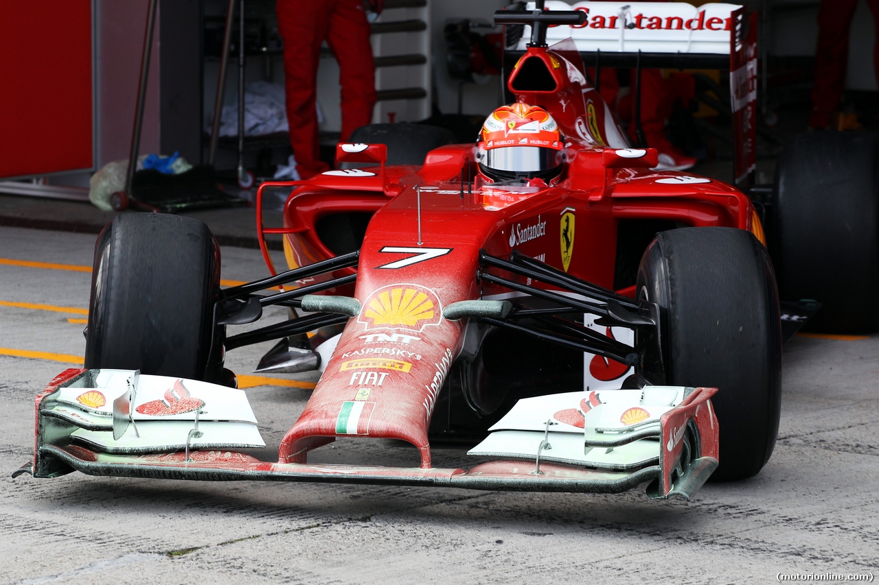 TEST F1 JEREZ 28 GENNAIO, Kimi Raikkonen (FIN) Ferrari F14-T leaves the pits with flow-vis paint on the front wing.
28.01.2014. Formula One Testing, Day One, Jerez, Spain.