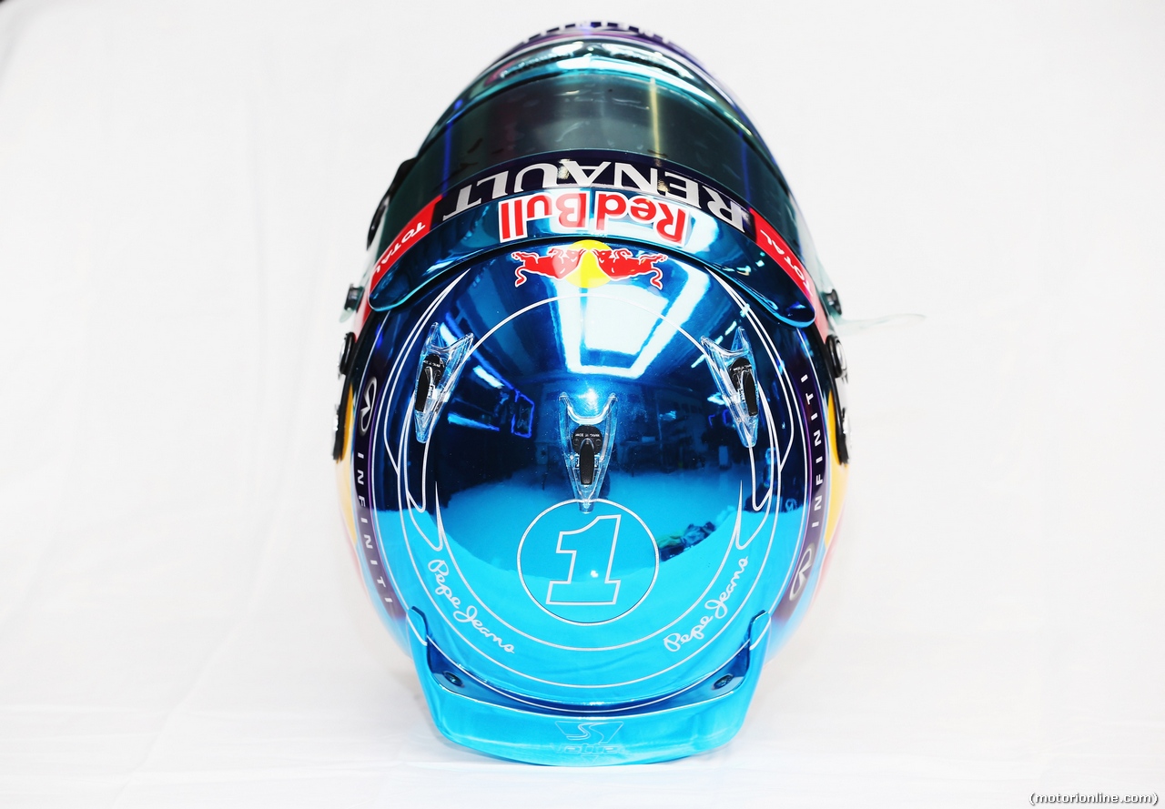 TEST F1 JEREZ 28 GENNAIO, The helmet of Sebastian Vettel (GER) Red Bull Racing.
28.01.2014. Formula One Testing, Day One, Jerez, Spain.
