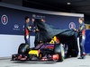 TEST F1 JEREZ 28 GENNAIO, (L to R): Daniel Ricciardo (AUS) Red Bull Racing e team mate Sebastian Vettel (GER) Red Bull Racing unveil the new Red Bull Racing RB10.
28.01.2014. Formula One Testing, Day One, Jerez, Spain.