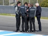 TEST F1 JEREZ 28 GENNAIO, Mercedes AMG F1 Team engineers e Charlie Whiting (GBR) FIA Delegate on track after the accident of Lewis Hamilton (GBR), Mercedes AMG F1 Team 
28.01.2014. Formula One Testing, Day One, Jerez, Spain.