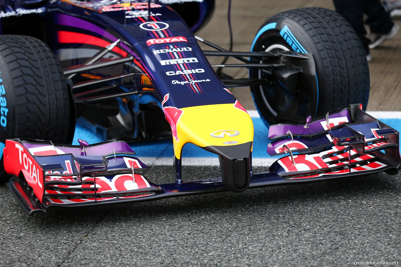 TEST F1 JEREZ 29 GENNAIO, Red Bull Racing RB10 front wing e nosecone detail.
29.01.2014. Formula One Testing, Day Two, Jerez, Spain.