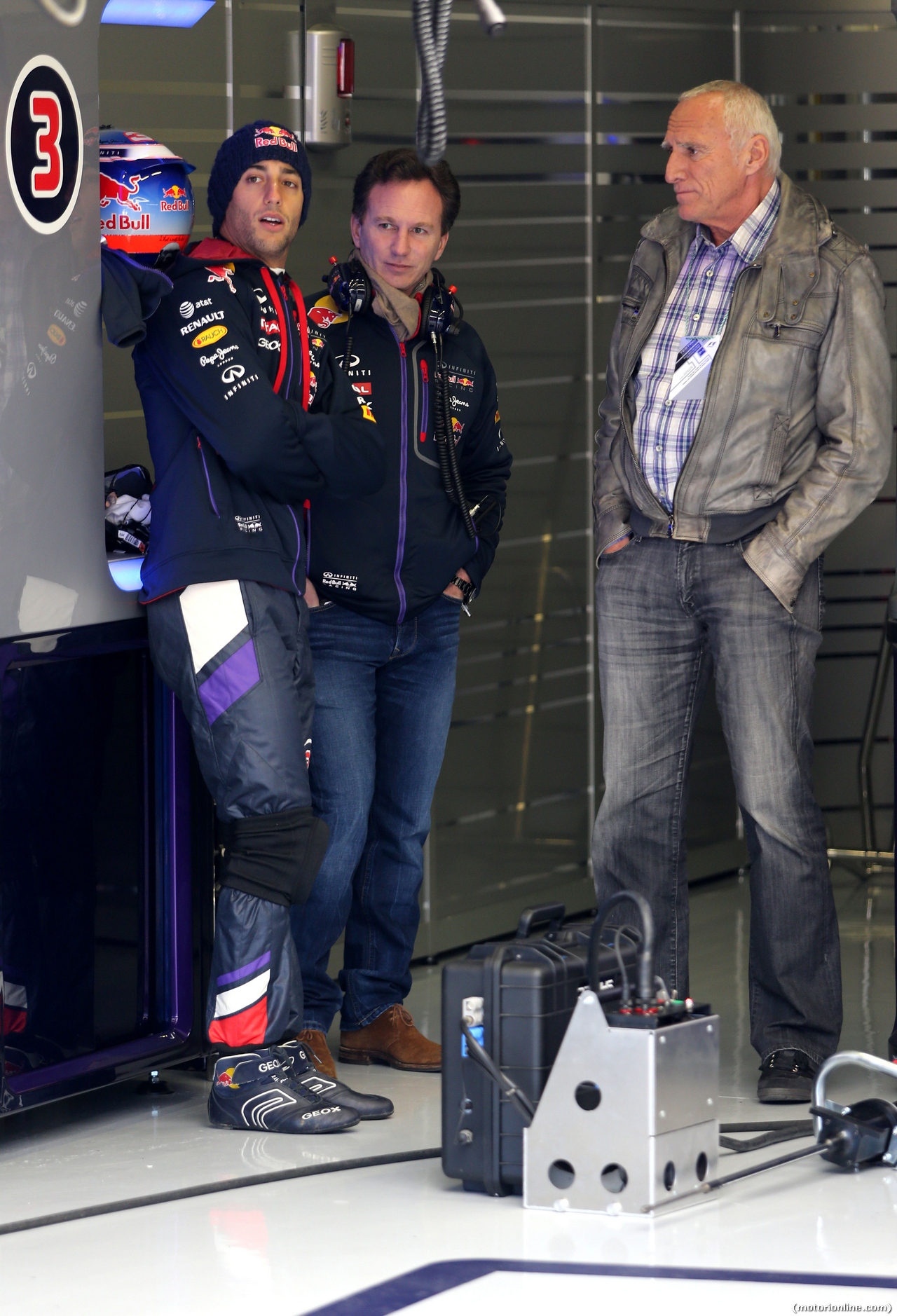 TEST F1 JEREZ 30 GENNAIO, Daniel Ricciardo (AUS), Red Bull Racing, Christian Horner (GBR), Red Bull Racing, Sporting Director e Dietrich Mateschitz (AUT), Owner of Red Bull  
30.01.2014. Formula One Testing, Day Three, Jerez, Spain.