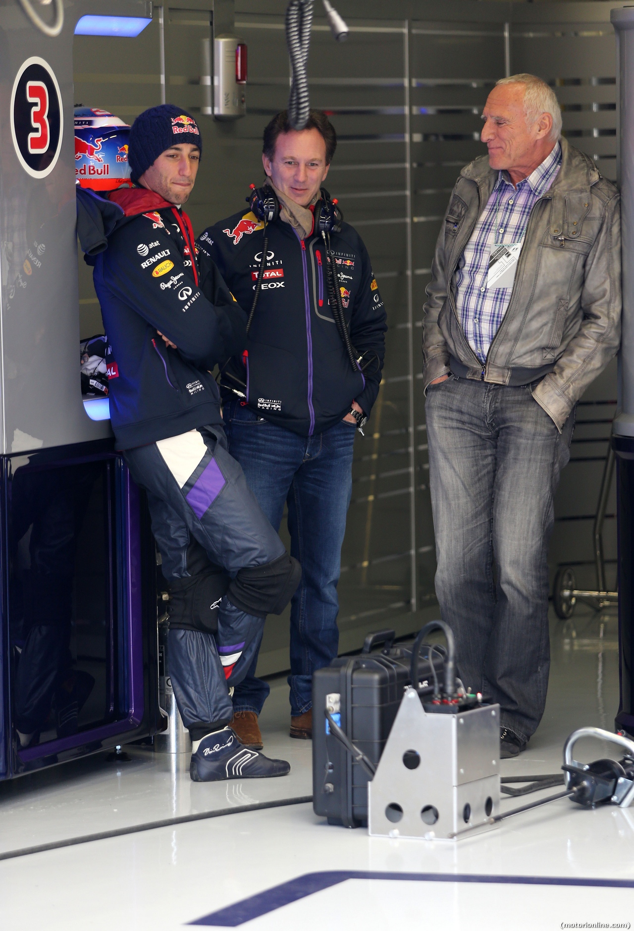 TEST F1 JEREZ 30 GENNAIO, Daniel Ricciardo (AUS), Red Bull Racing, Christian Horner (GBR), Red Bull Racing, Sporting Director e Dietrich Mateschitz (AUT), Owner of Red Bull  
30.01.2014. Formula One Testing, Day Three, Jerez, Spain.